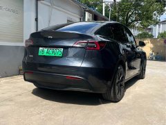 Tesla Model Y Long Range All-Wheel Drive - ფოტო 4