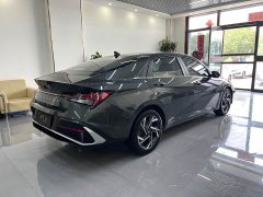 Hyundai Elantra 2023 1.5L CVT Luxury - ფოტო 2