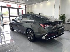 Hyundai Elantra 2023 1.5L CVT Luxury - ფოტო 4