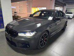 BMW M5 - ფოტო 1