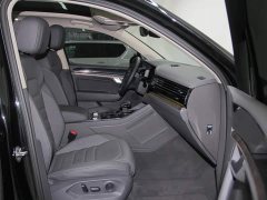 Volkswagen Touareg 2022 3.0TSI Rui Xiang Edition Obsidian Black Sport Package - ფოტო 9