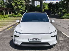 Tesla Model Y L Long Range All-Wheel Drive - ფოტო 2