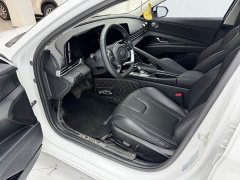 Hyundai Elantra 2022 1.5L CVT 20th Anniversary Edition - ფოტო 14