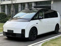 Li Auto MEGA Home Family Edition - ფოტო 1