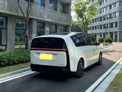 Li Auto MEGA Home Family Edition - ფოტო 3
