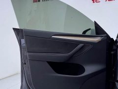 Tesla Model Y Rear-Wheel Drive - ფოტო 12