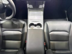 Tesla Model Y Long Range All-Wheel Drive - ფოტო 19