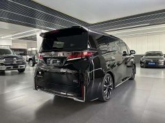 Toyota Vellfire Crown Hybrid 2.5L Executive Premier Edition - ფოტო 9