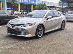Toyota Camry Hybrid Luxury - ფოტო 1