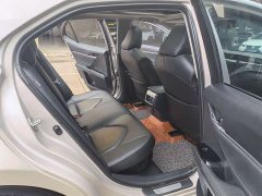 Toyota Camry Hybrid Luxury - ფოტო 12