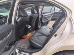 Toyota Camry Hybrid Luxury - ფოტო 13
