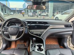 Toyota Camry Hybrid Luxury - ფოტო 8