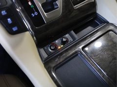 Toyota Vellfire 2021 Crown Hybrid 2.5L HV Luxury Edition - ფოტო 11