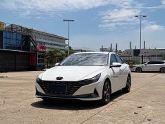 Hyundai Elantra 2022 1.5L CVT Luxury - ფოტო 1