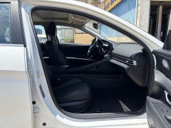 Hyundai Elantra 2022 1.5L CVT Luxury - ფოტო 11