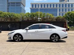 Hyundai Elantra 2022 1.5L CVT Luxury - ფოტო 4