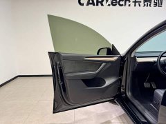Tesla Model Y Rear-Wheel Drive - ფოტო 13