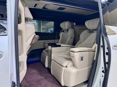 Toyota Alphard Hybrid 2.5L Premium Edition - ფოტო 17