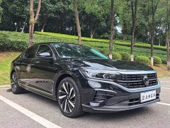 Volkswagen Passat 2023 380TSI Luxury - ფოტო 3