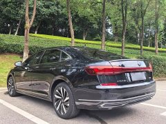 Volkswagen Passat 2023 380TSI Luxury - ფოტო 6