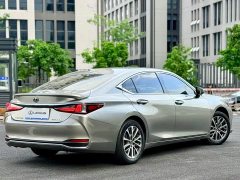 Lexus ES 2022 300h Excellence Edition - ფოტო 7