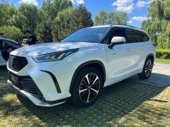 Toyota Crown Venza 2.5L HEV AWD Premium - ფოტო 1
