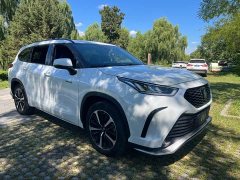 Toyota Crown Venza 2.5L HEV AWD Premium - ფოტო 3