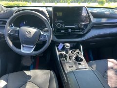 Toyota Crown Venza 2.5L HEV AWD Premium - ფოტო 6