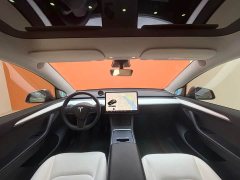 Tesla Model Y Standard Range RWD - ფოტო 16