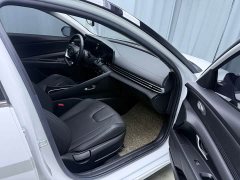Hyundai Elantra 1.5L CVT Luxury - ფოტო 10
