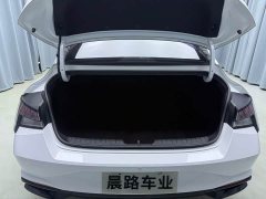 Hyundai Elantra 1.5L CVT Luxury - ფოტო 9