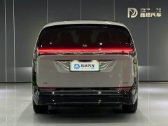 Li Auto Li Xiang MEGA Ultra - ფოტო 4