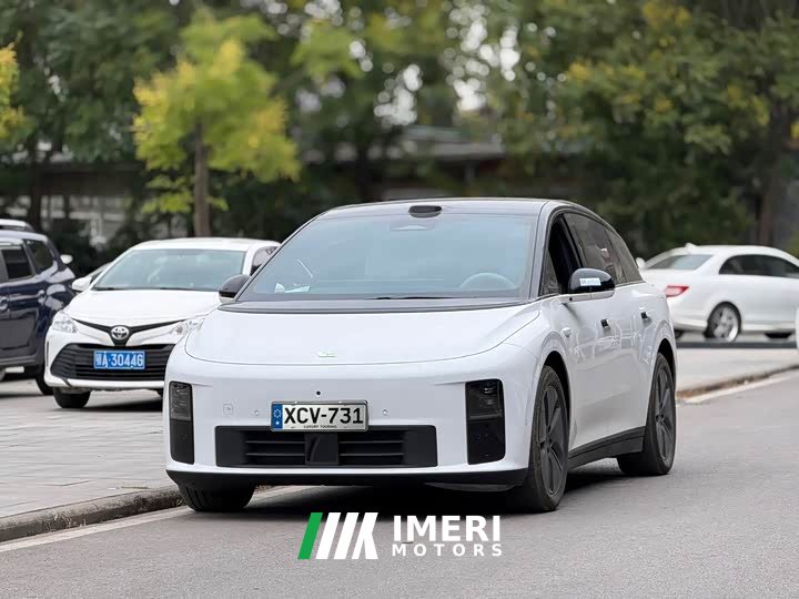 Li Auto i6 2025 Two-Wheel Drive Standard - ავტომობილი ჩინეთიდან