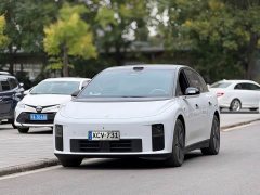 Li Auto i6 2025 Two-Wheel Drive Standard - ფოტო 1