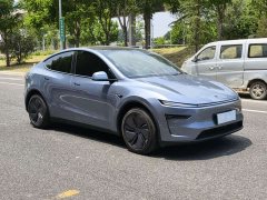 Tesla Model Y Rear-Wheel Drive - ფოტო 3