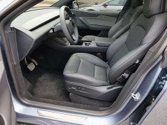 Tesla Model Y Rear-Wheel Drive - ფოტო 7