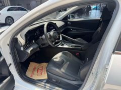 Hyundai Elantra 1.5L CVT Luxury - ფოტო 12