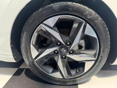 Hyundai Elantra 1.5L CVT Luxury - ფოტო 5