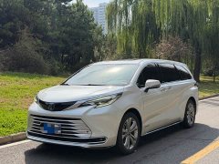 Toyota Sienna 2.5L Hybrid Premium Edition - ფოტო 1