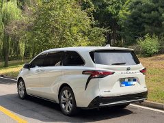 Toyota Sienna 2.5L Hybrid Premium Edition - ფოტო 4