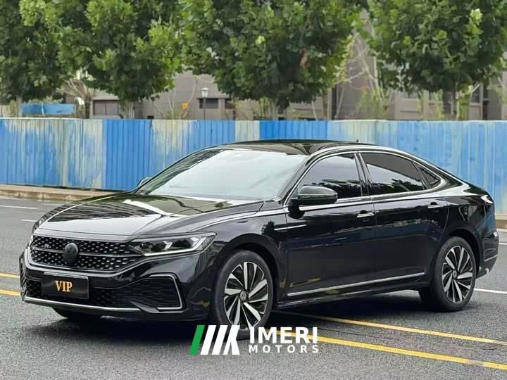 Volkswagen Passat 330TSI Starry Sky Luxury Edition - ავტომობილი ჩინეთიდან