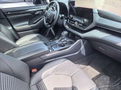 Toyota Crown Venza 2.5L HEV AWD Premium - ფოტო 3