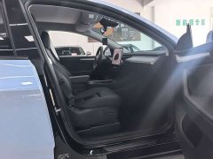 Tesla Model Y Rear-Wheel Drive - ფოტო 19