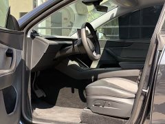 Tesla Model Y Rear-Wheel Drive - ფოტო 3