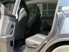 Tesla Model Y Rear-Wheel Drive - ფოტო 4