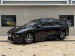 Li Auto i8 2025 Standard Edition - ფოტო 1