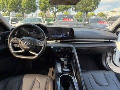 Hyundai Elantra 2022 1.5L CVT Luxury - ფოტო 12