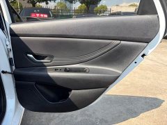 Hyundai Elantra 2022 1.5L CVT Luxury - ფოტო 18
