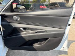 Hyundai Elantra 2022 1.5L CVT Luxury - ფოტო 19