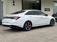 Hyundai Elantra 2022 1.5L CVT Luxury - ფოტო 5